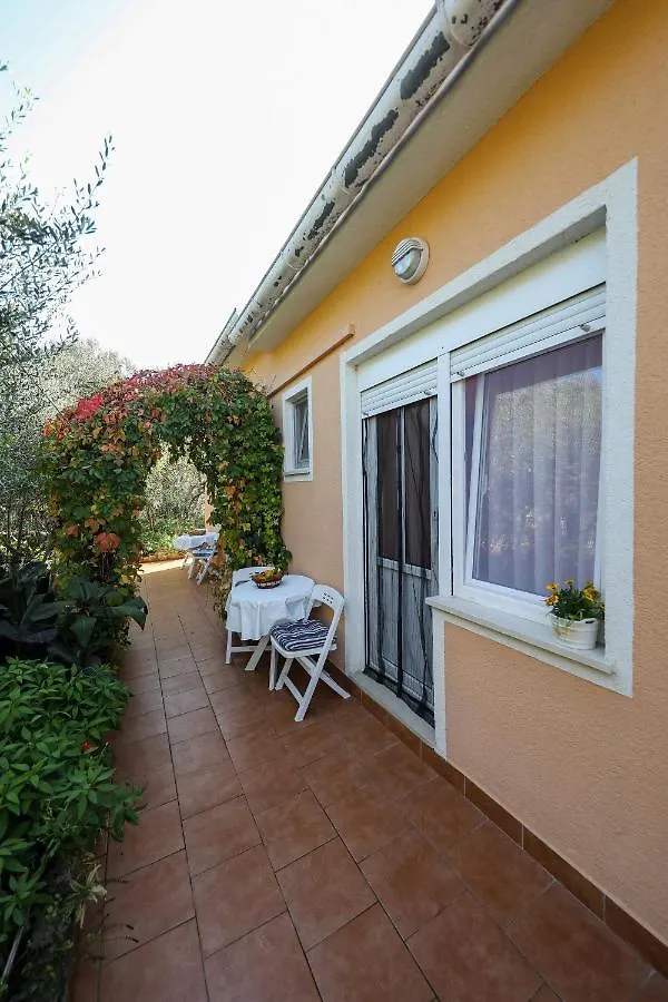 Apartments With A Parking Space Brbinj, Dugi Otok - 8160