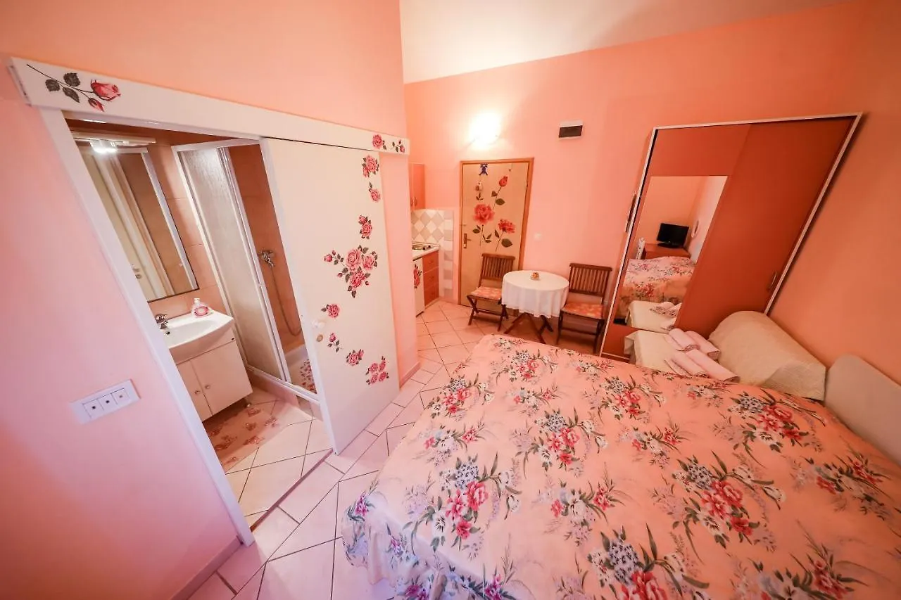 Apartments With A Parking Space Brbinj, Dugi Otok - 8160  Brbinj